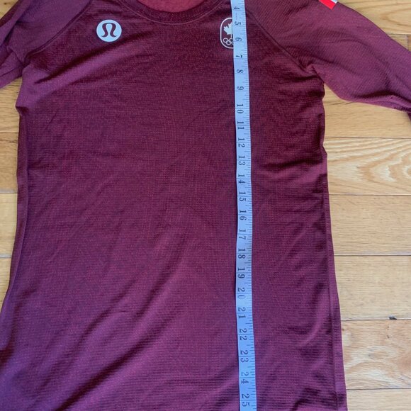 Lululemon x Team Canada Long Sleeve Performance Top | Size Unmarked (Fits S/M) - Picture 8 of 11